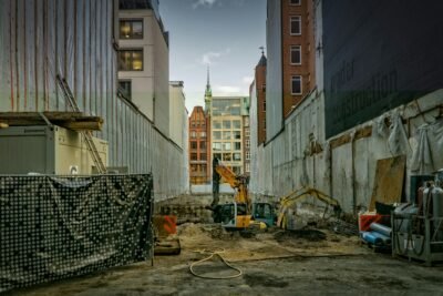 Como Garantir Eficiência e Segurança em Obras Modernas